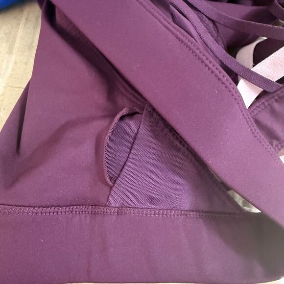 FABLETICS Kessler Med Impact Sports Bra M Burgundy Rosebloom Strappy EUC B16 - Picture 6 of 6